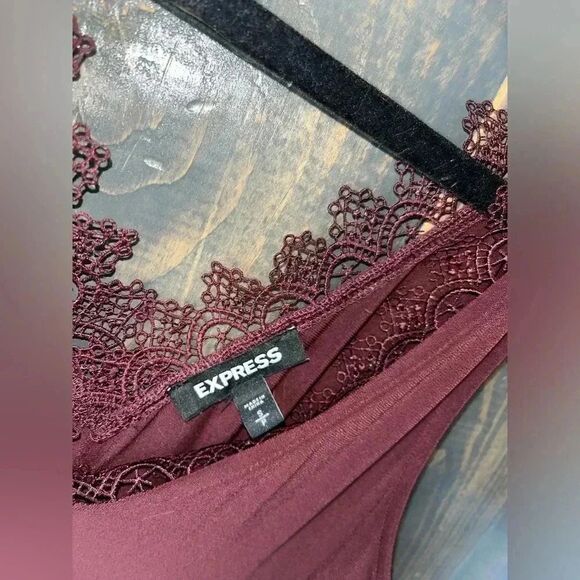 Express Burgundy Lace-Trim‎ Peplum Tank Top Sleeveless V-Neck Blouse - Picture 3 of 5